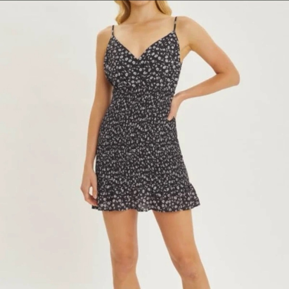 Love Tree Smocked Floral Flounce Dress